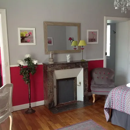Bed & Breakfast La Petite Echauguette Jumelles (Maine-et-Loire)