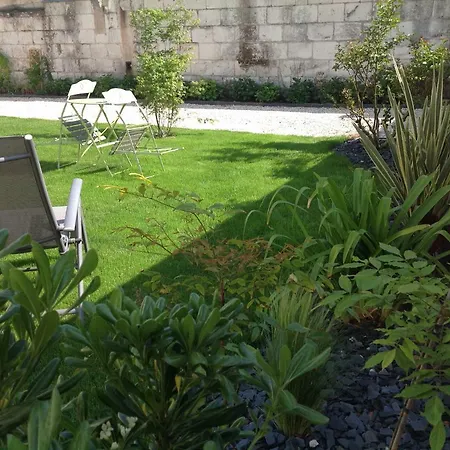 Bed & Breakfast La Petite Echauguette Jumelles (Maine-et-Loire)